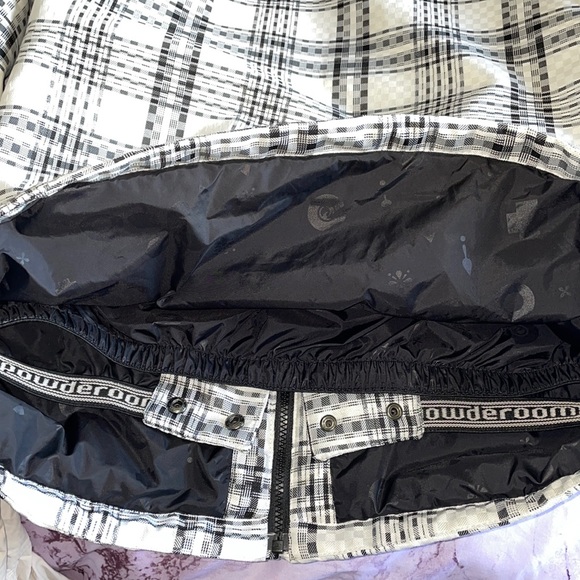 Powder Room Snowboarding Jacket - Picture 6 of 8